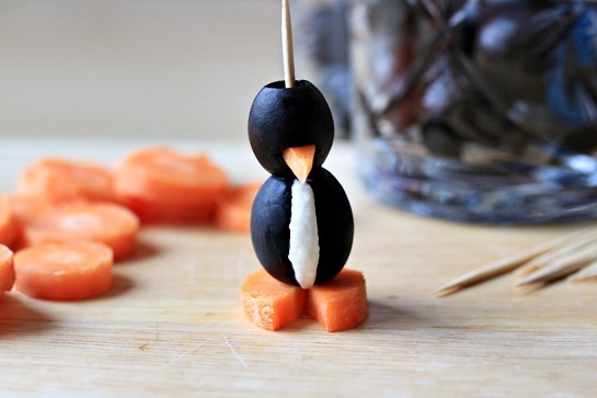 как приготовить пингвинят из оливок и сыра